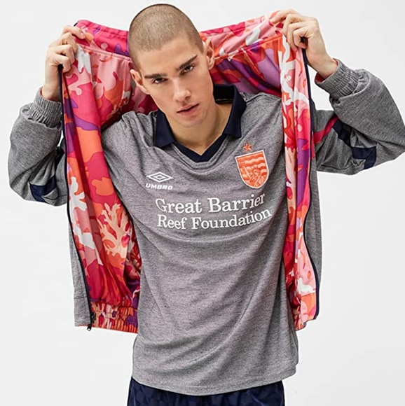 NWT Umbro x Coral Studios Pink Coral Camo/Heather Gray Reversible Track Jacket M - Picture 1 of 12